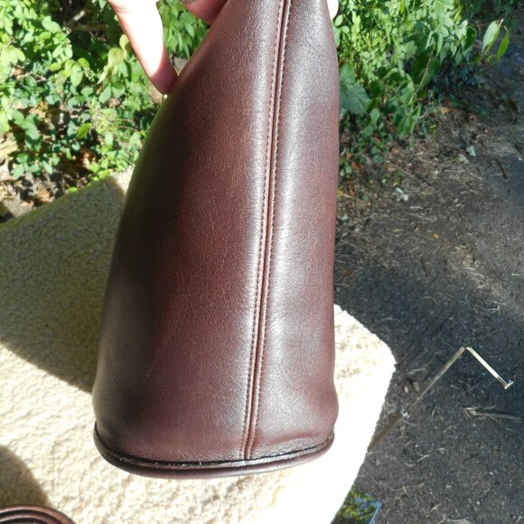 Sold***Vintage Coach 9085 Helen's Legacy  in Mahogany - Picture 5 of 12